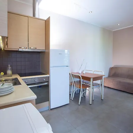 Vita Holidays & Studios Aparthotel 3*