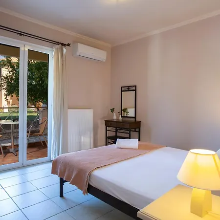 Vita Holidays & Studios Aparthotel 3*
