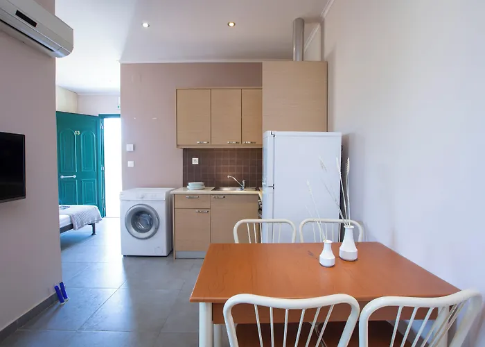Holidays Apartmanhotel 4*