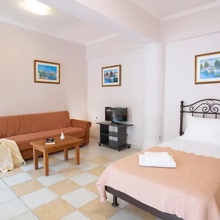 Holidays Aparthotel 3*