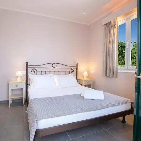 Aparthotel Holidays Lefkáda