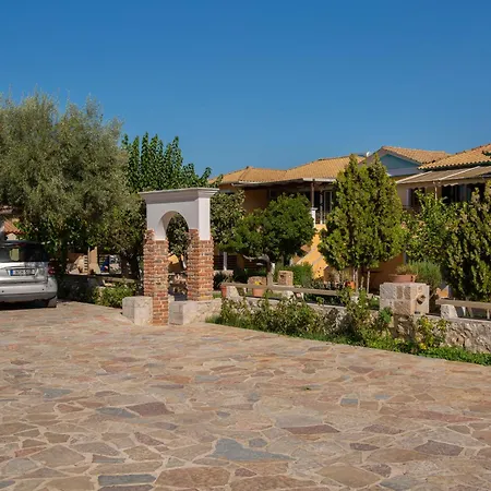 Holidays Aparthotel 3*