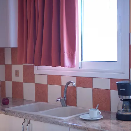 Vita Holidays & Studios 4*