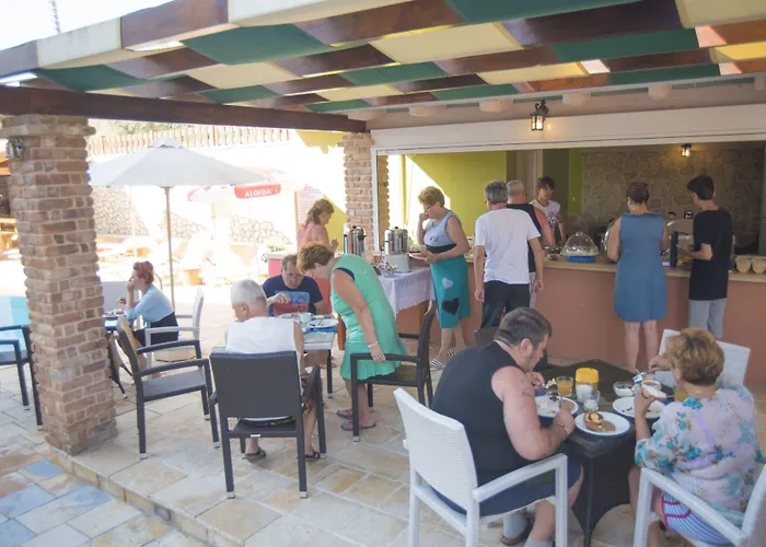 Apartahotel Holidays Lefkáda
